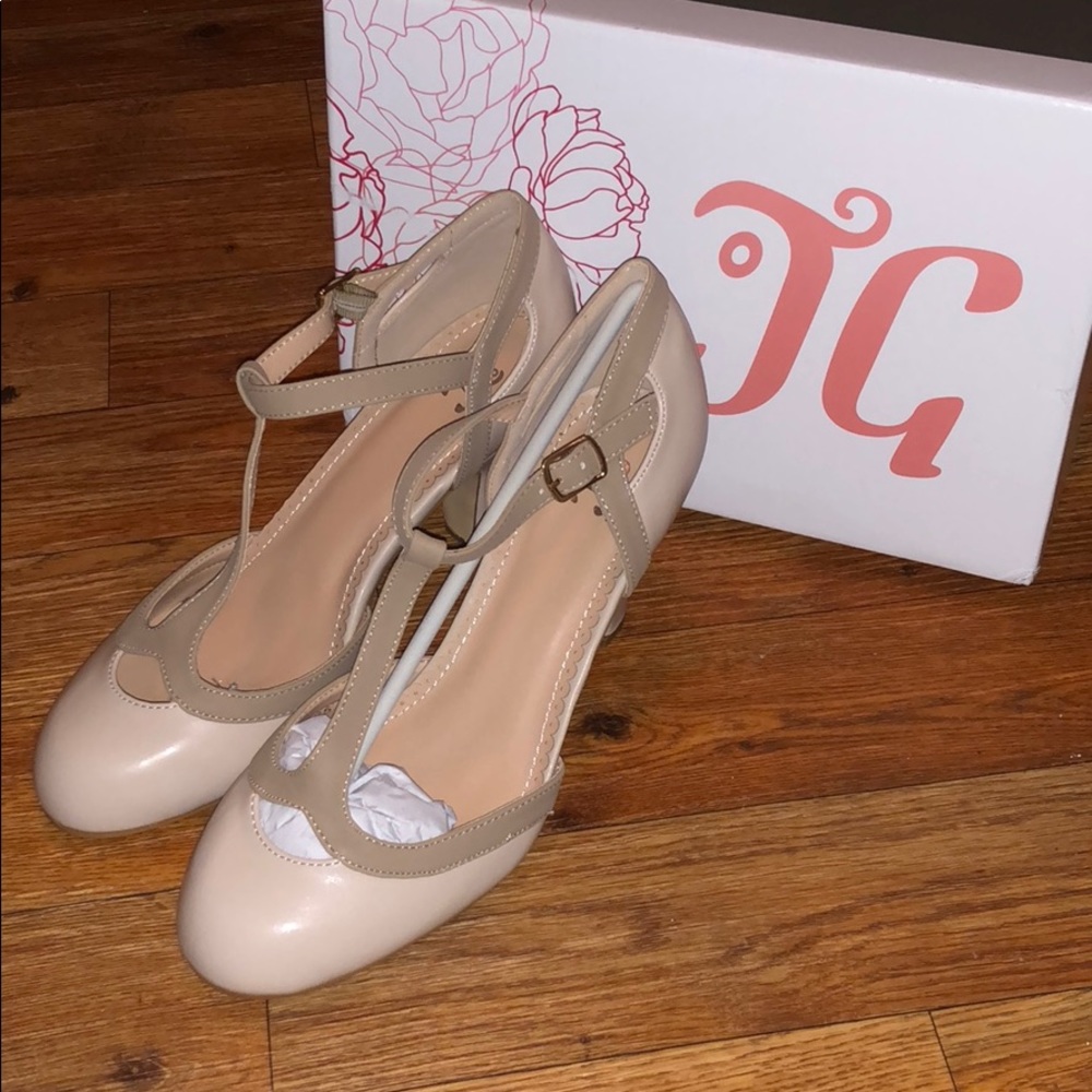 Nude kitten heels w/ peep toe size 8